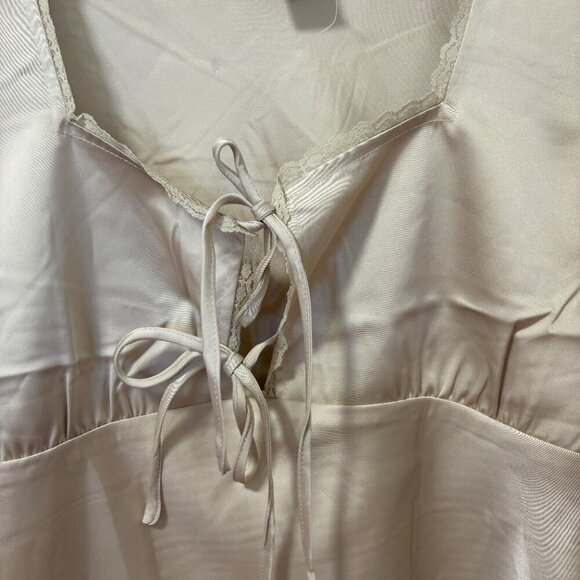 House of Harlow 1960 satiny long sleeve blouse cream crop lace bows Size L - Picture 3 of 12